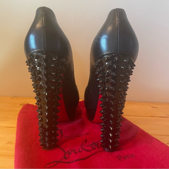 Christian Louboutin Spiked Heels 39.5 (8.5) AUTHENTICATED - Picture 10 of 14